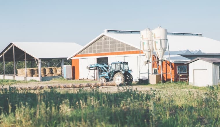 牧場と施設の画像